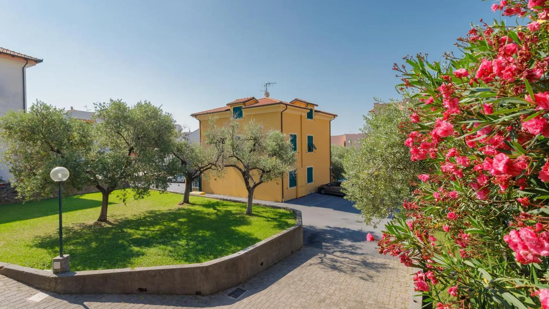 Apartment Residence Mizar 2 Pietra Ligure