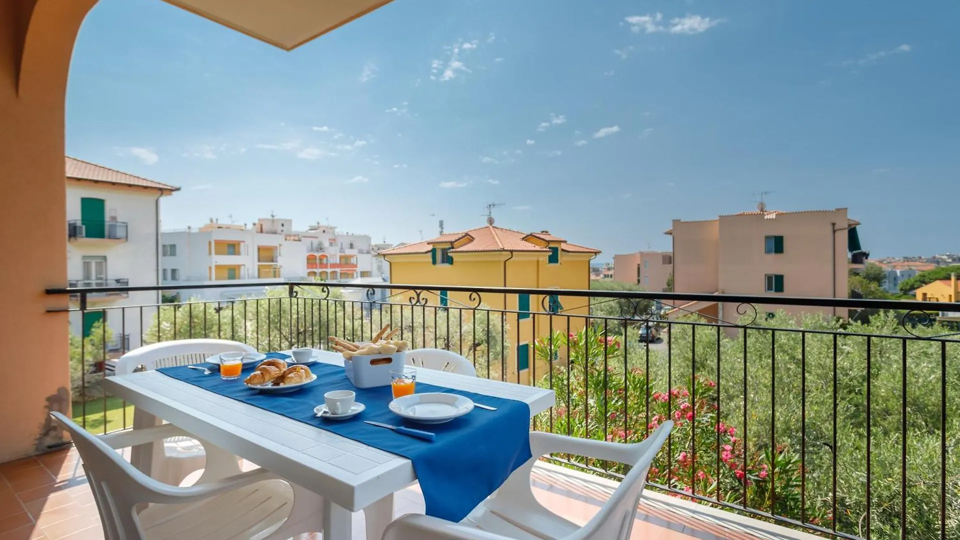 Residence Mizar 2 Pietra Ligure Italy